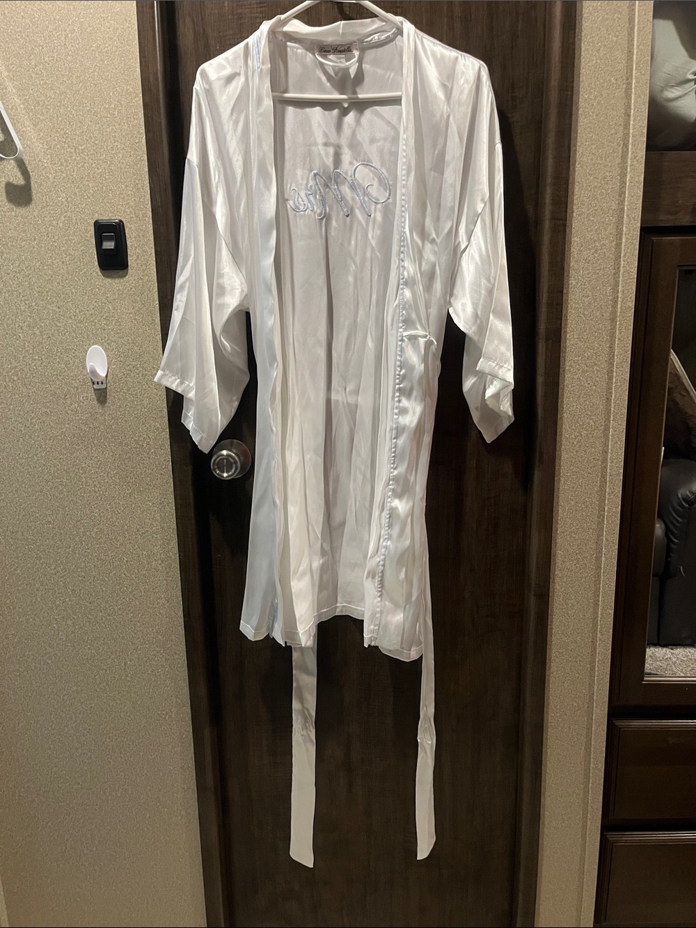 Linea Donatella White Satin Robe with Embroidered Detail